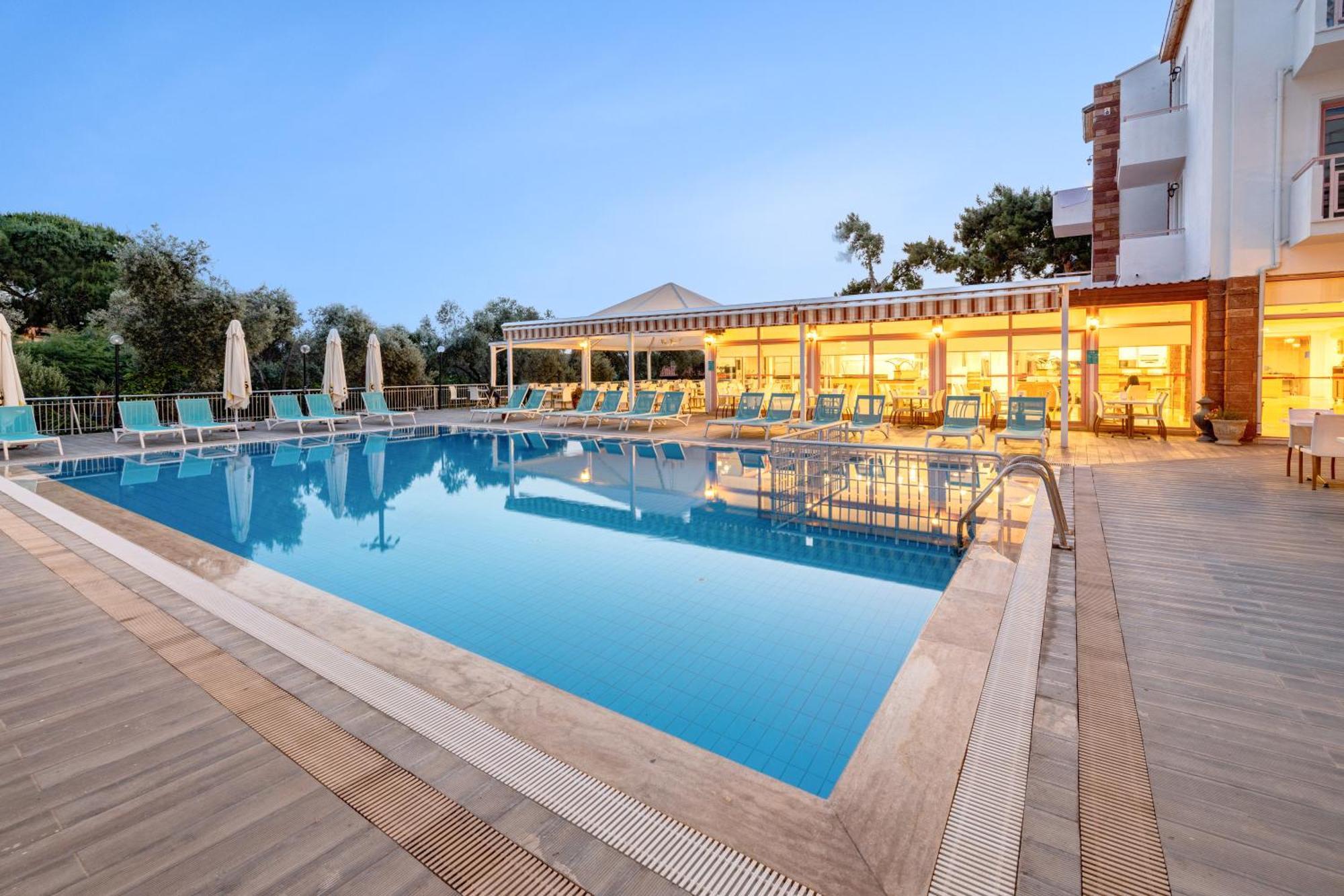 Hanedan Beach Hotel フォチャ エクステリア 写真