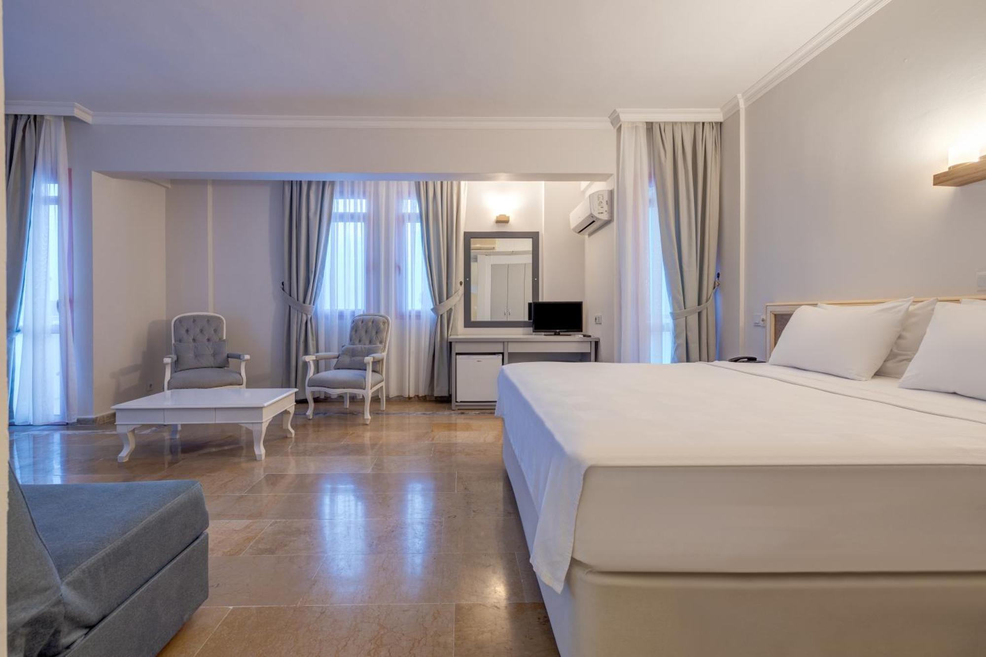 Hanedan Beach Hotel フォチャ エクステリア 写真