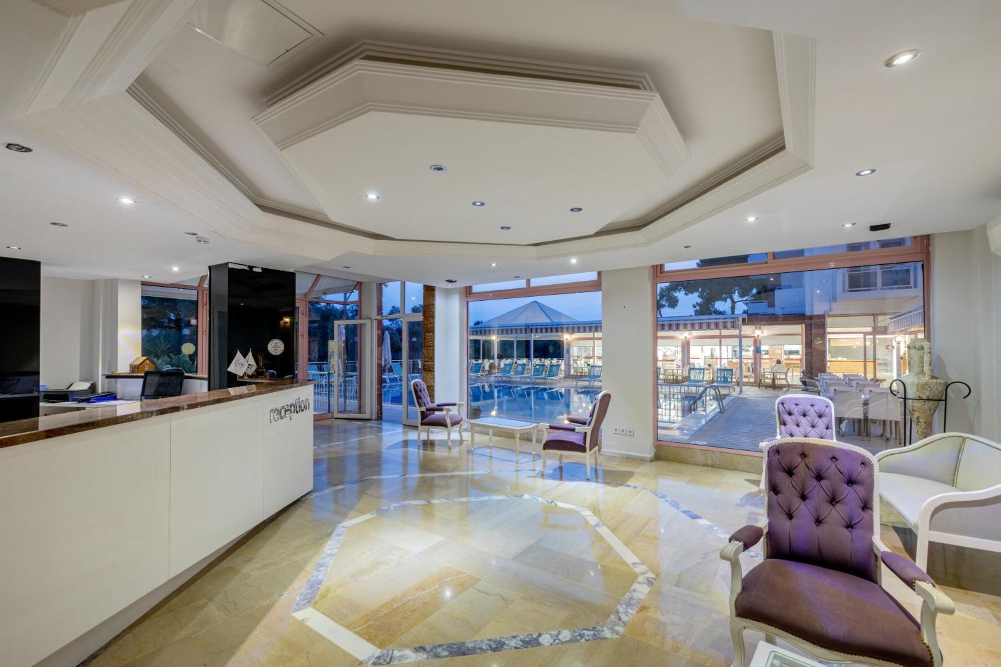 Hanedan Beach Hotel フォチャ エクステリア 写真
