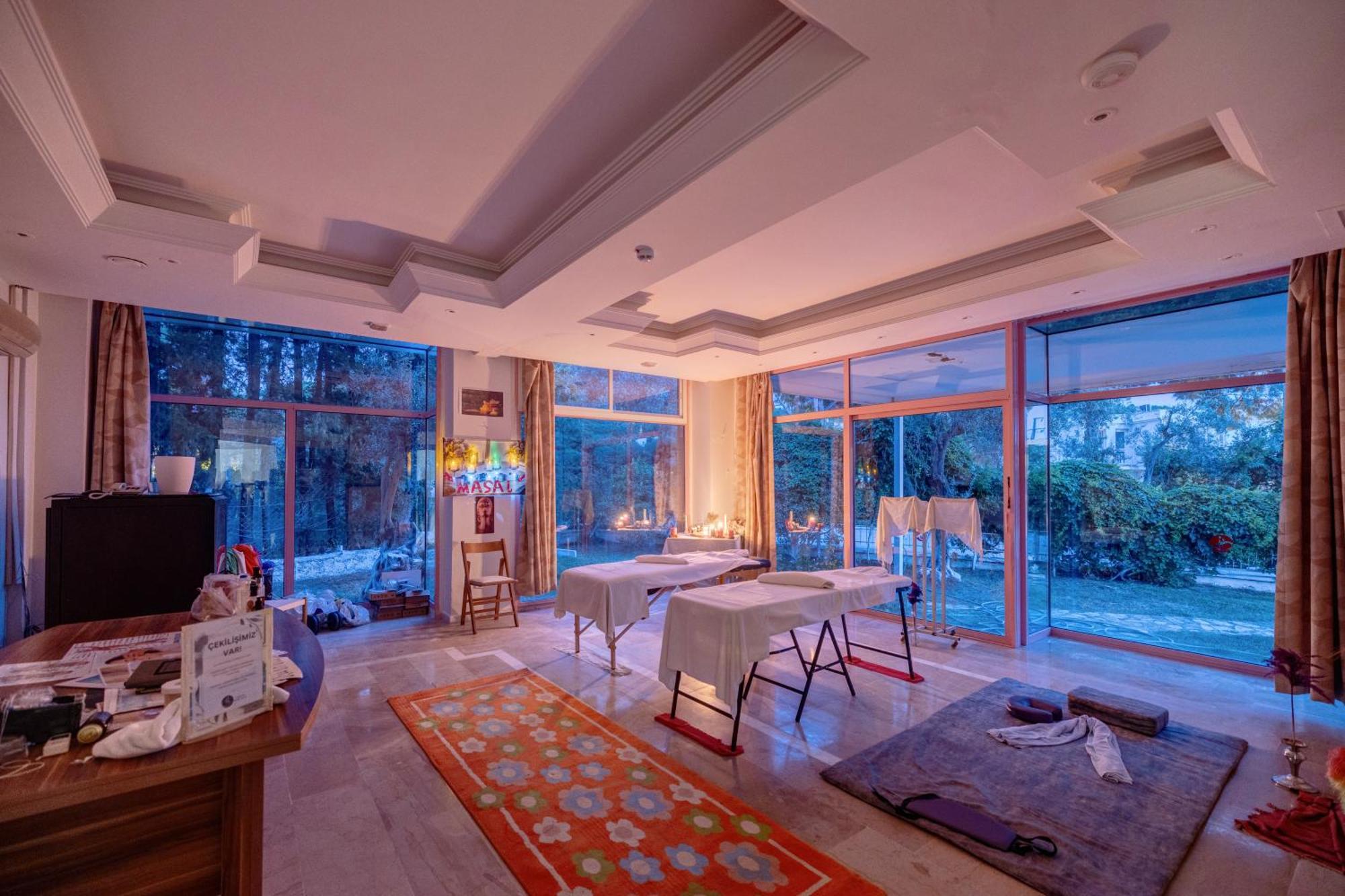 Hanedan Beach Hotel フォチャ エクステリア 写真