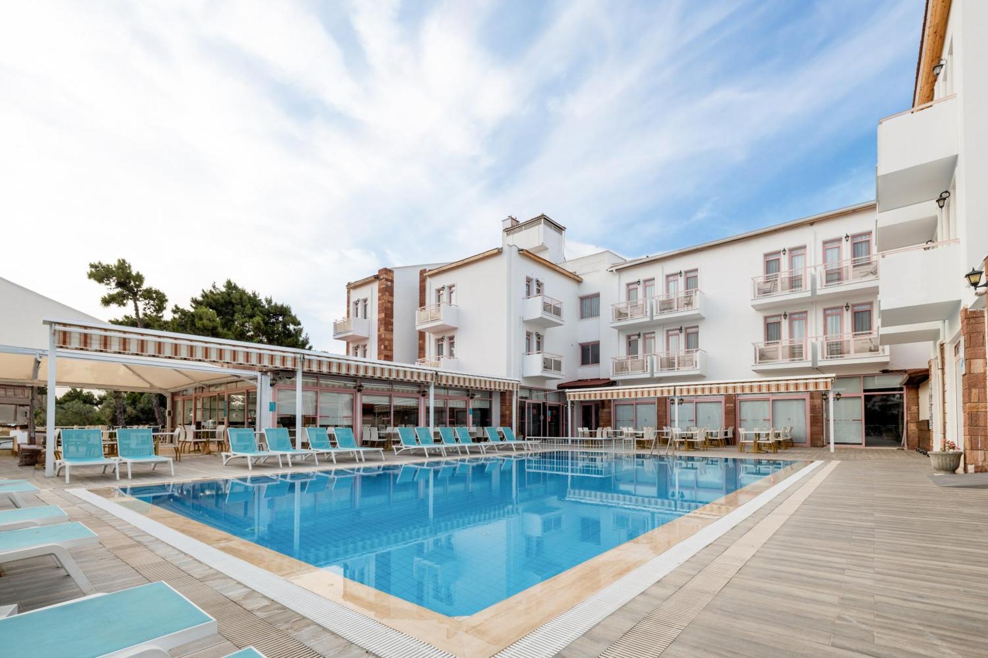 Hanedan Beach Hotel フォチャ エクステリア 写真