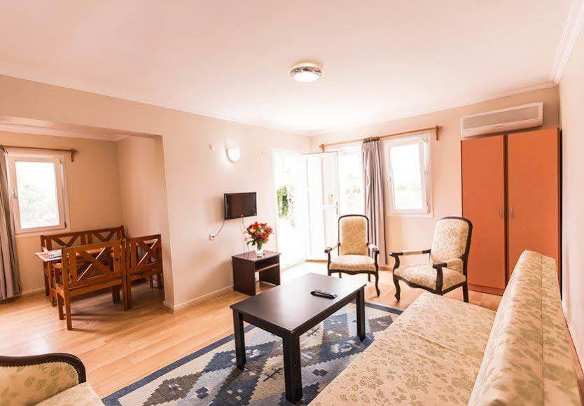 Hanedan Beach Hotel フォチャ エクステリア 写真